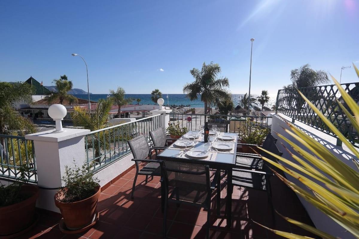 Appartement 3 Bedroom Beach Frontline Apartment With Parking