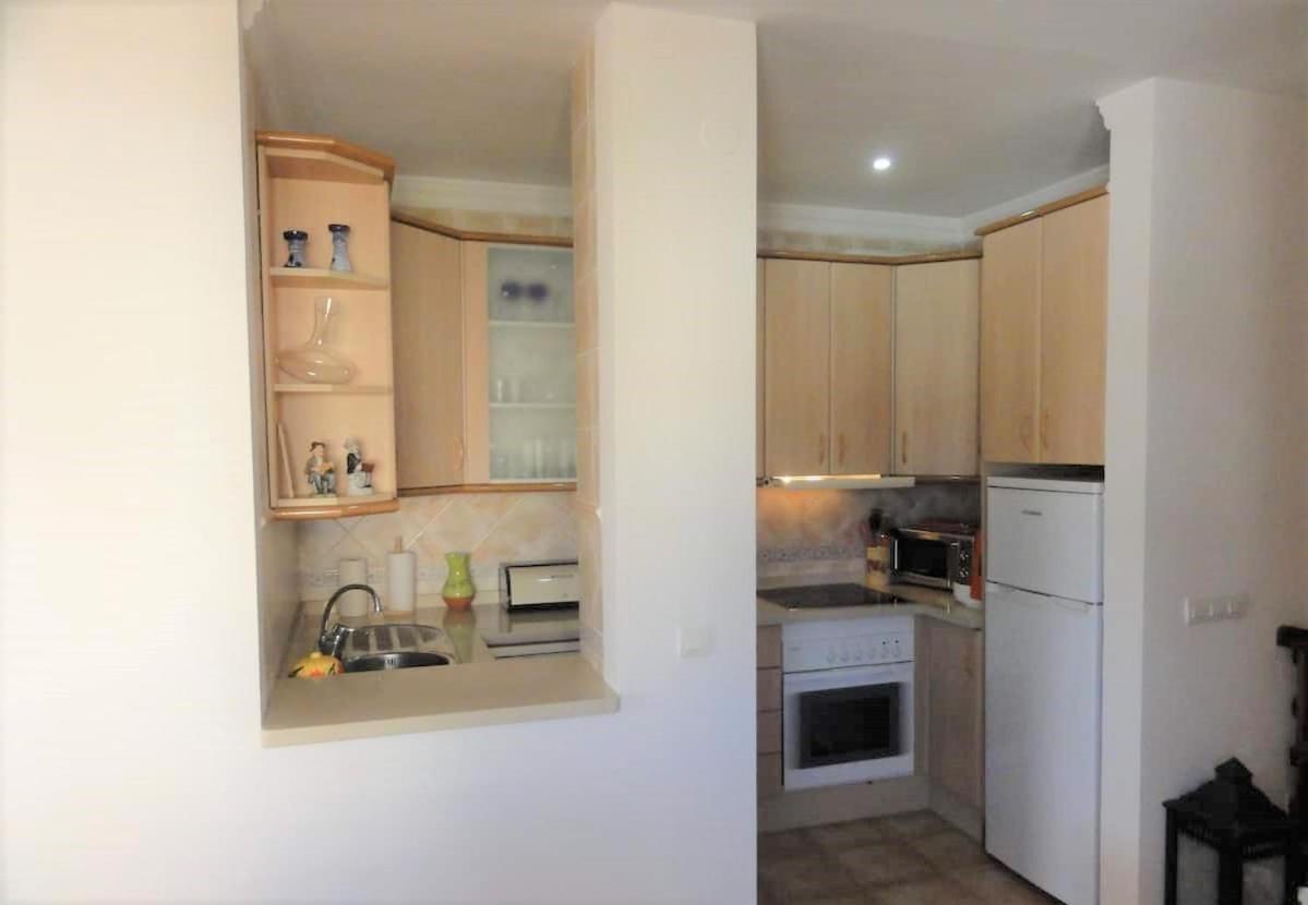 Appartement 3 Bedroom Beach Frontline Apartment With Parking Nerja