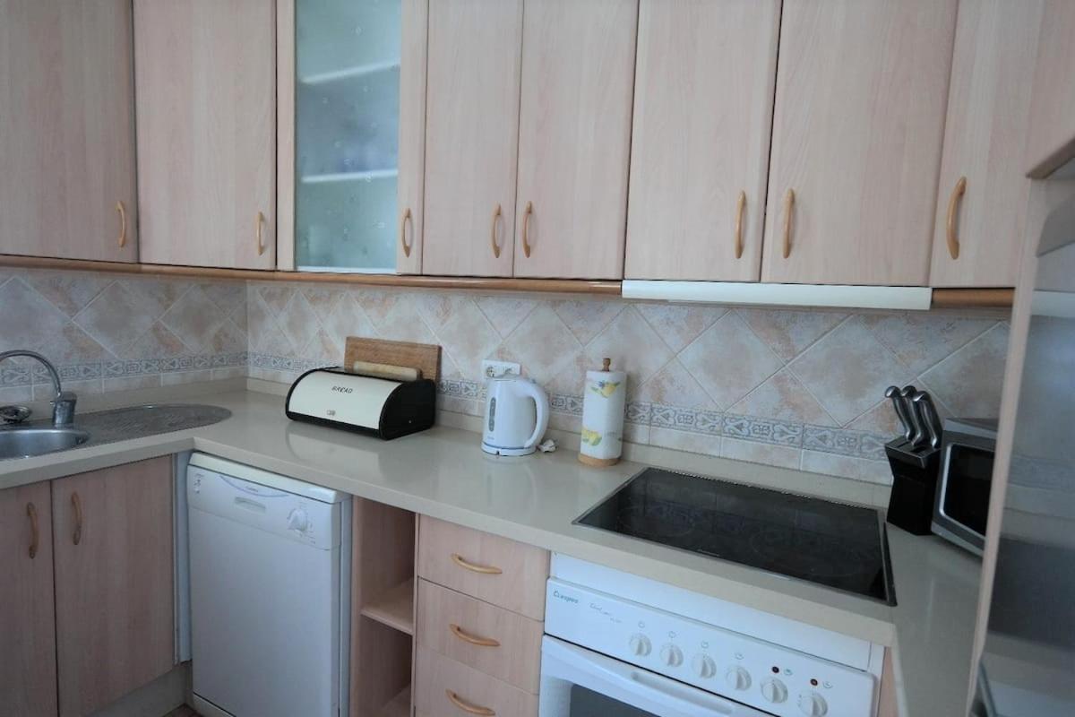 Appartement 3 Bedroom Beach Frontline Apartment With Parking Nerja