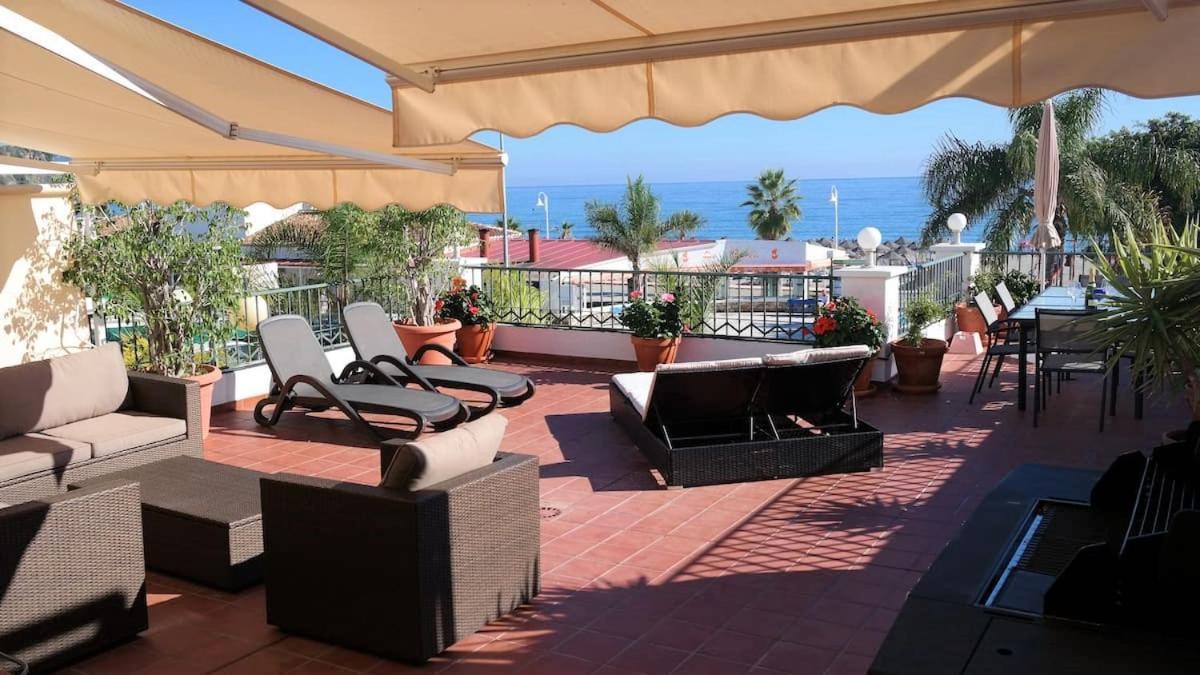 Appartement 3 Bedroom Beach Frontline Apartment With Parking